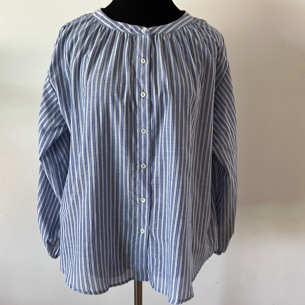 Velvet by Graham & Spencer lightweight long sleeve blouse, size S/M, NWT.